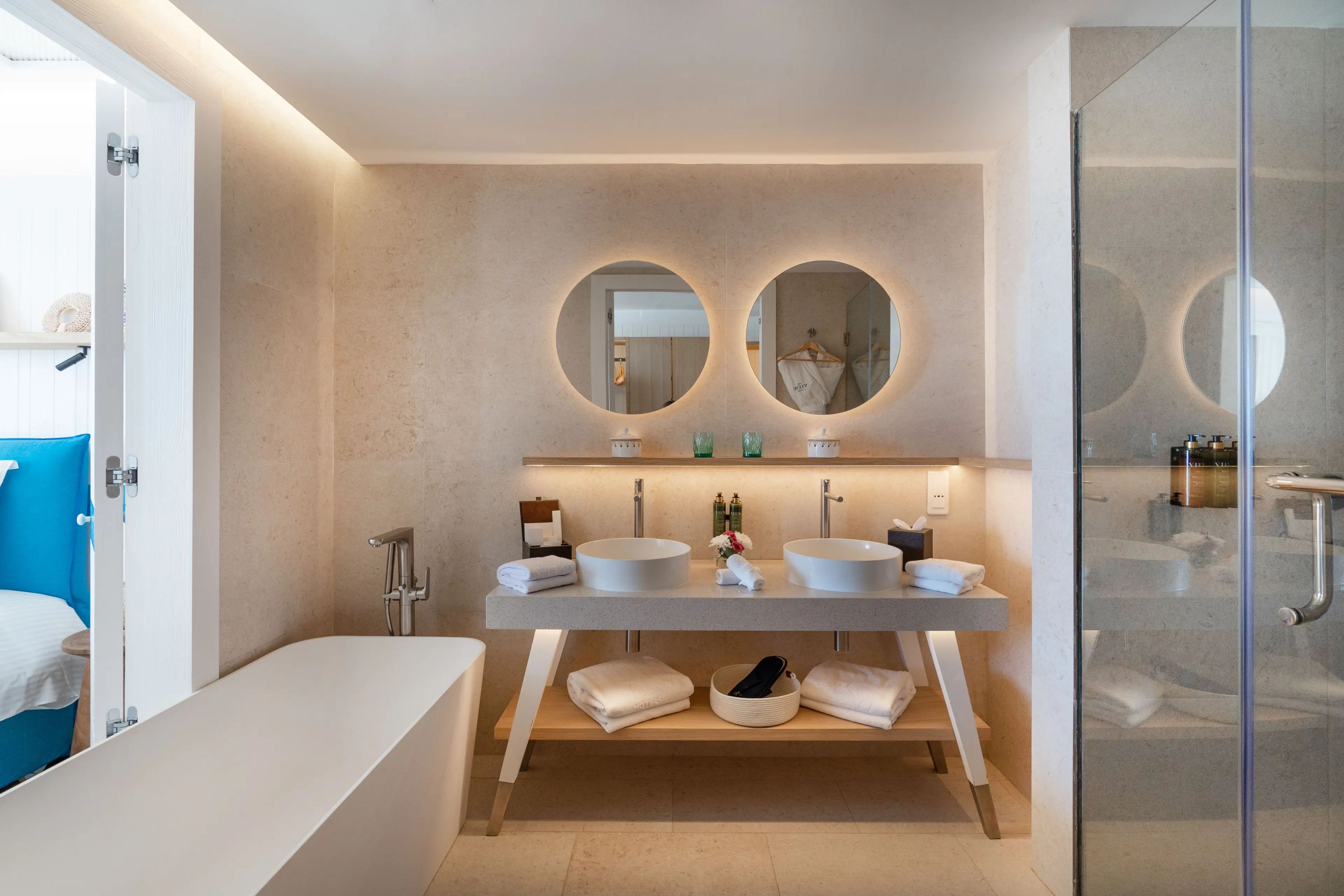 The View Signature Suite room