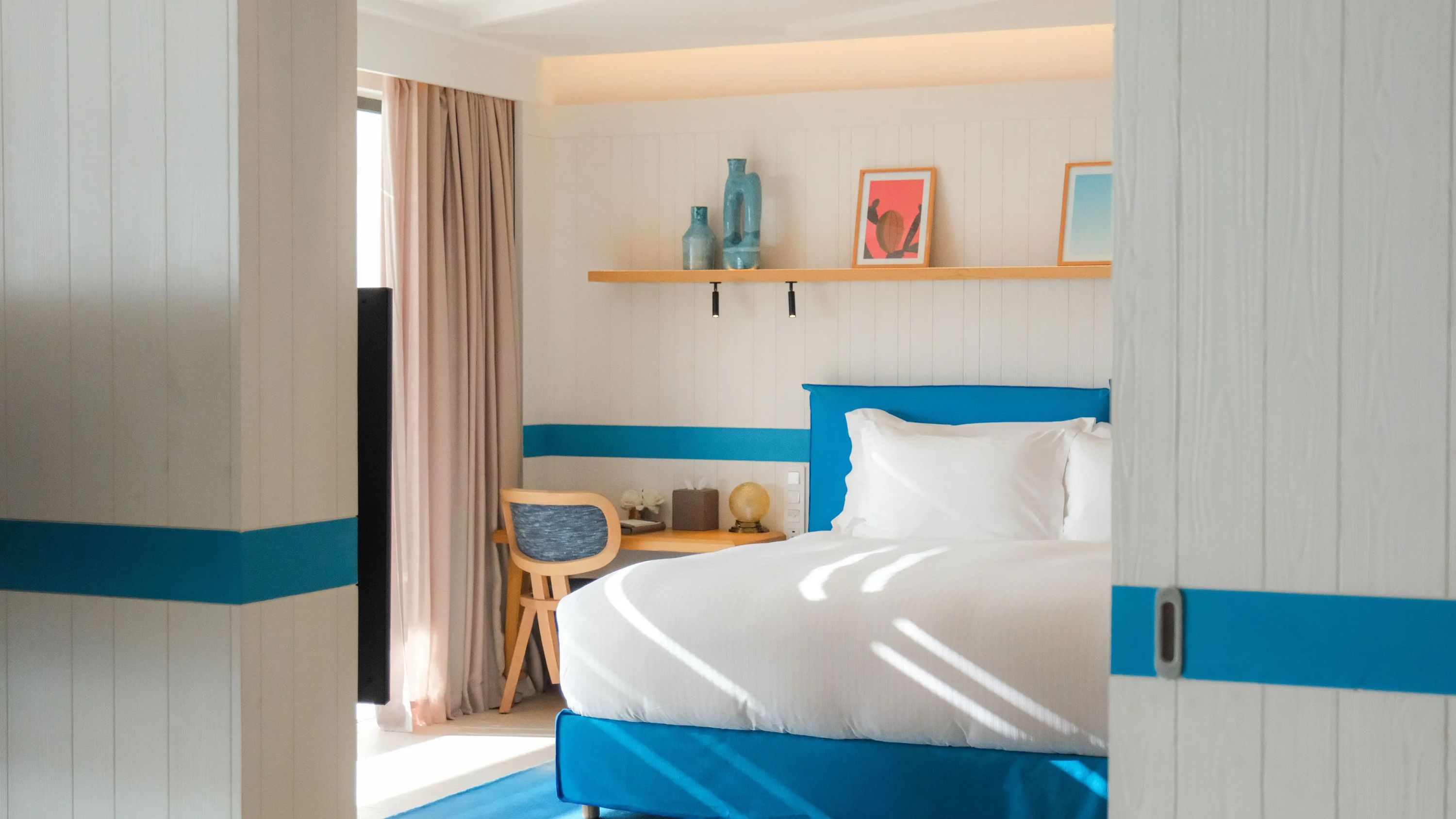 The View Signature Suite room