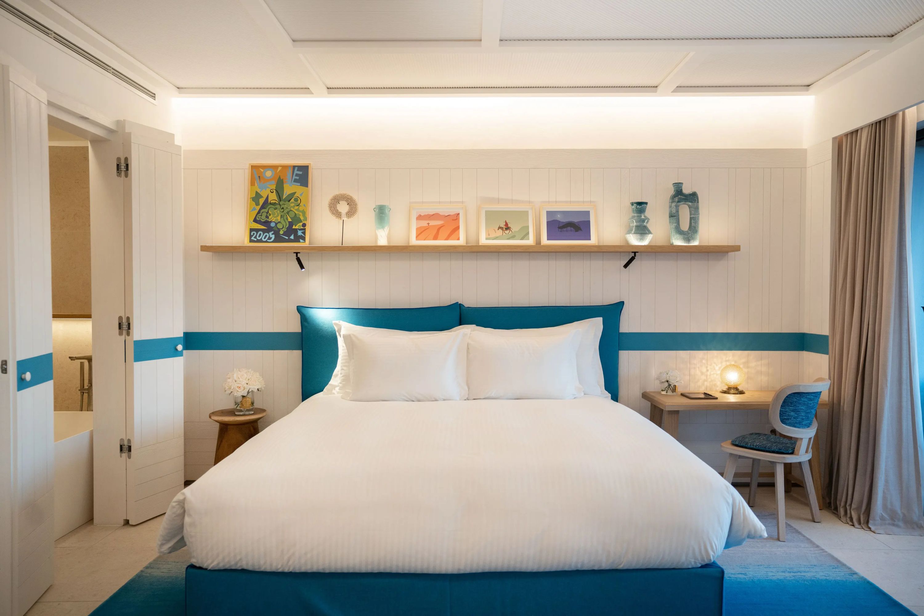 The View Signature Suite room