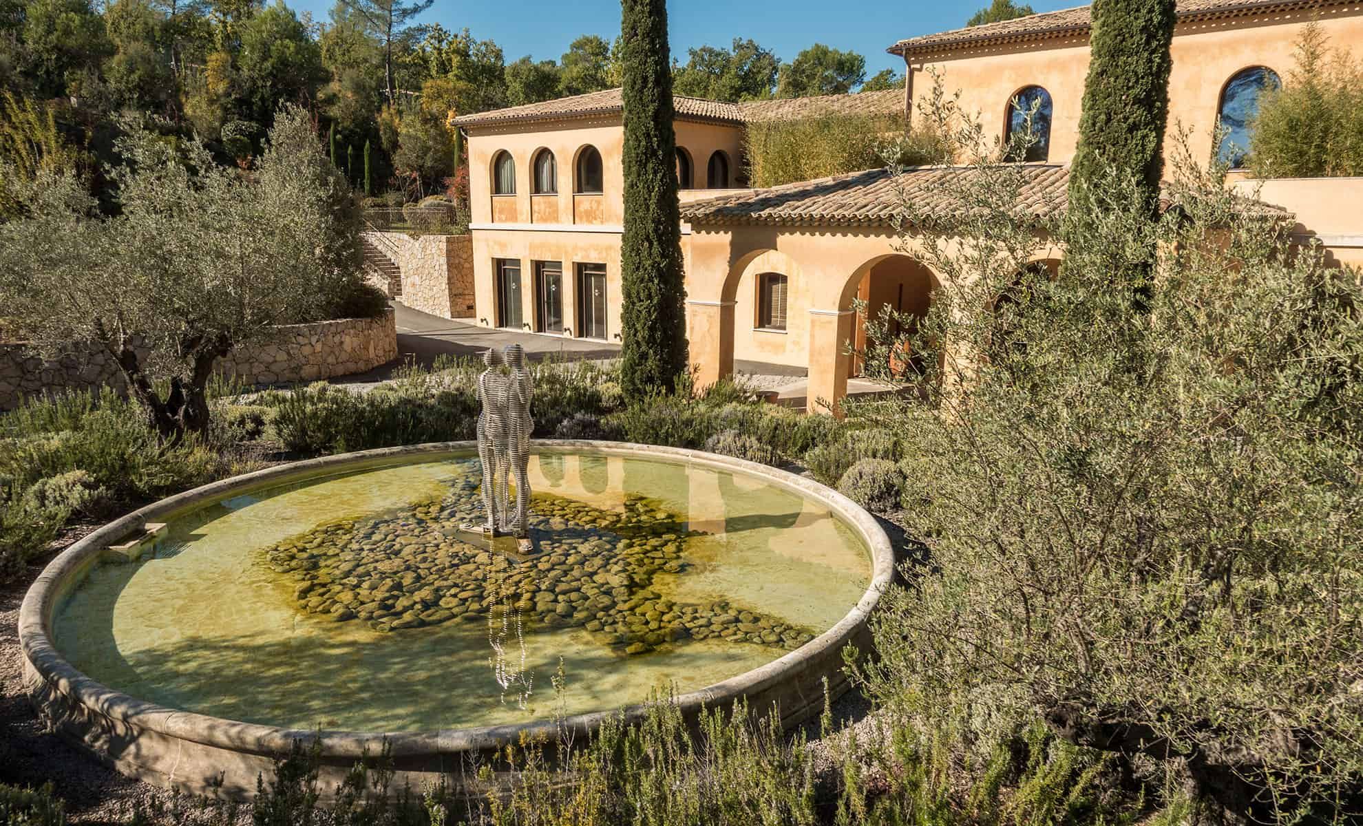 Travel package cover picture