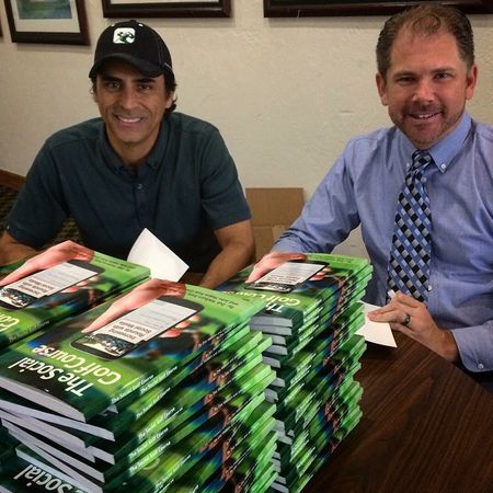 Golf post media