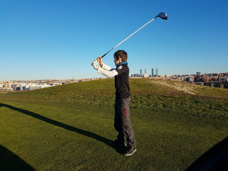 Golf post media